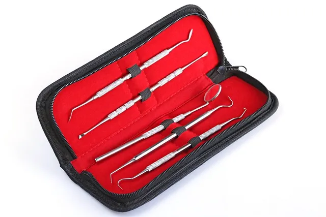 dentist-640x480-53403328.jpeg