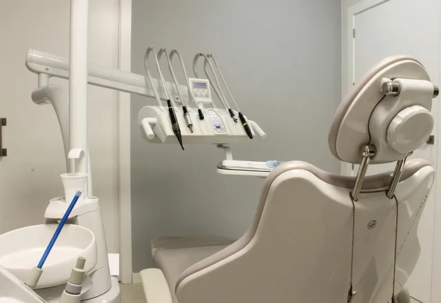 Dentist