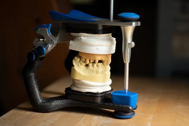 dentist-640x480-97610504.jpeg