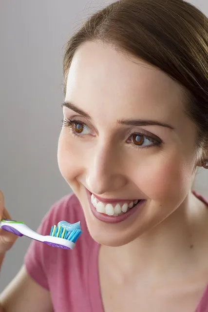 when-should-i-replace-my-toothbrush-in-m-640x480-98507866.jpeg